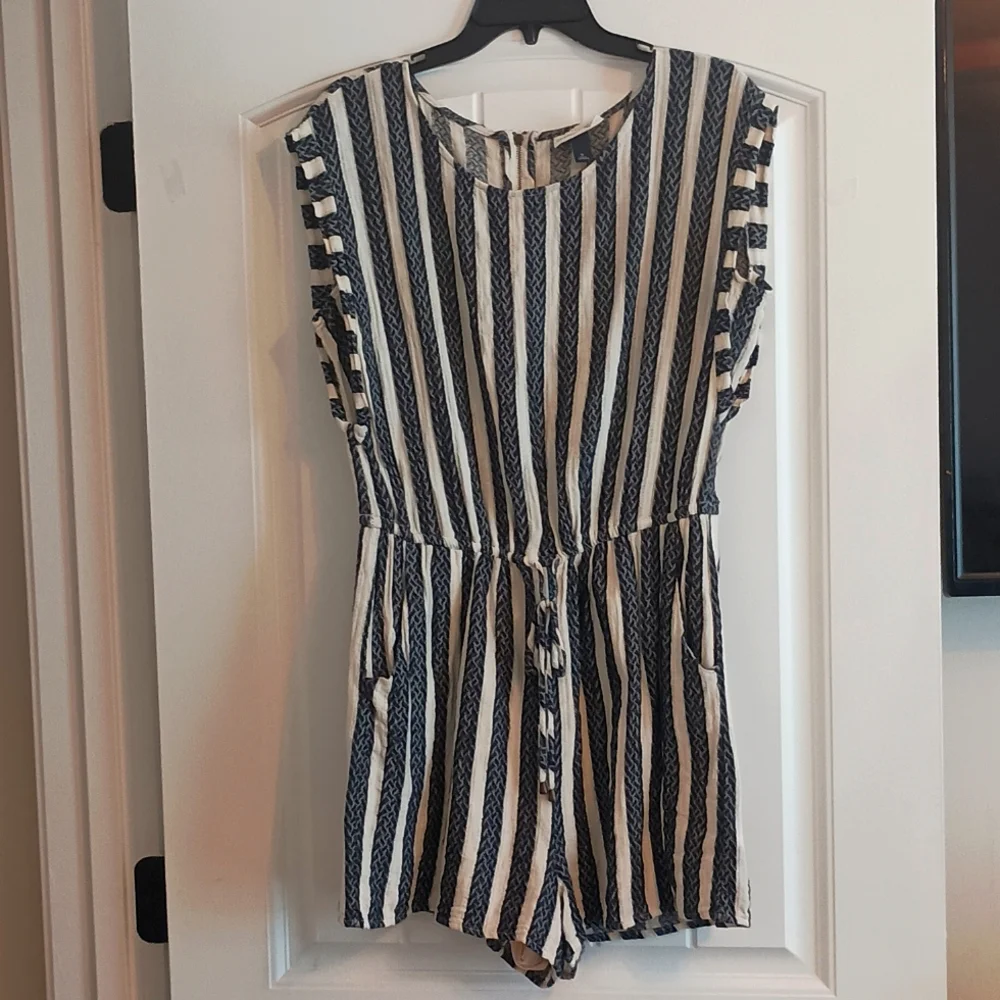 Universal Thread Romper